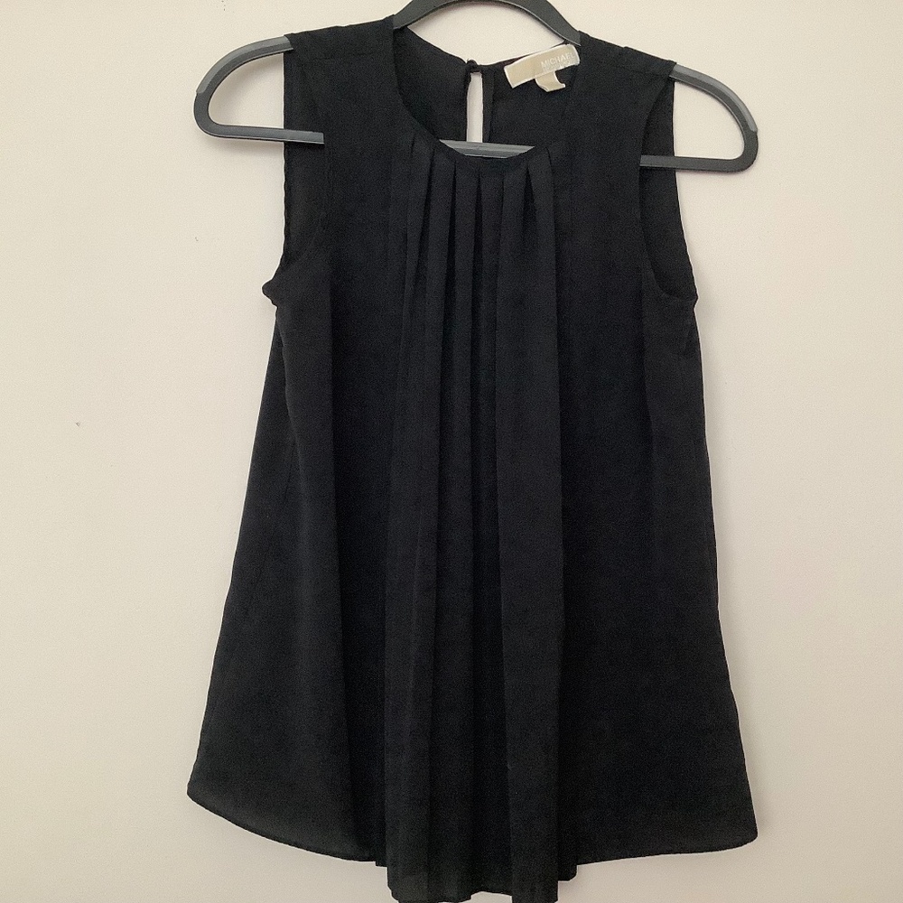 MICHAEL KORS Front pleated black sleeveless top tank blouse